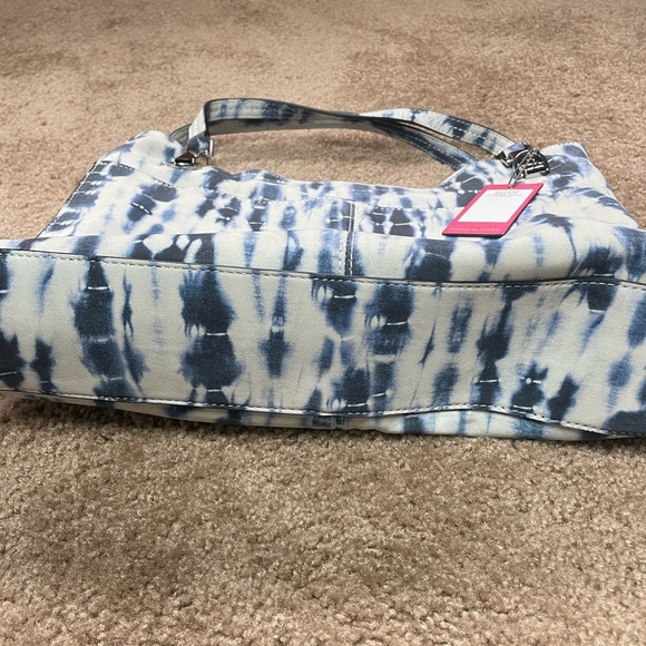 VINCE CAMUTO LAMB LEATHER ELIZA TOTE BAG. SHIBORI PRINT BLUE. - Picture 3 of 9